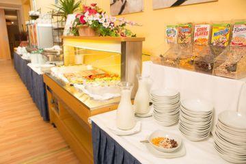 Allyouneed Vienna4 Hotel 3*